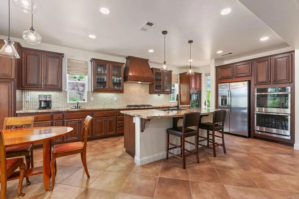 https://cdn.realtyfeed.com/cdn/127/306466537/0ffc69b7e349774f27f5d4708f2944f7.webp