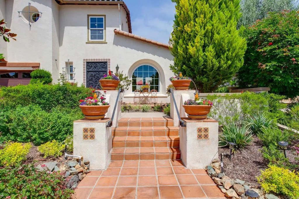 https://cdn.realtyfeed.com/cdn/127/306466537/4396bac3d9e3bd81a3f2b51476d3c0b5.webp