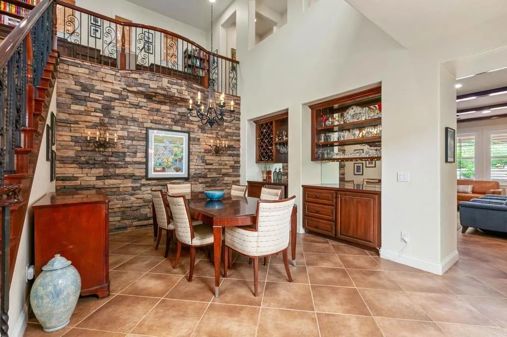 https://cdn.realtyfeed.com/cdn/127/306466537/448c2542be738ad939b8e3f8d49fa30d.webp