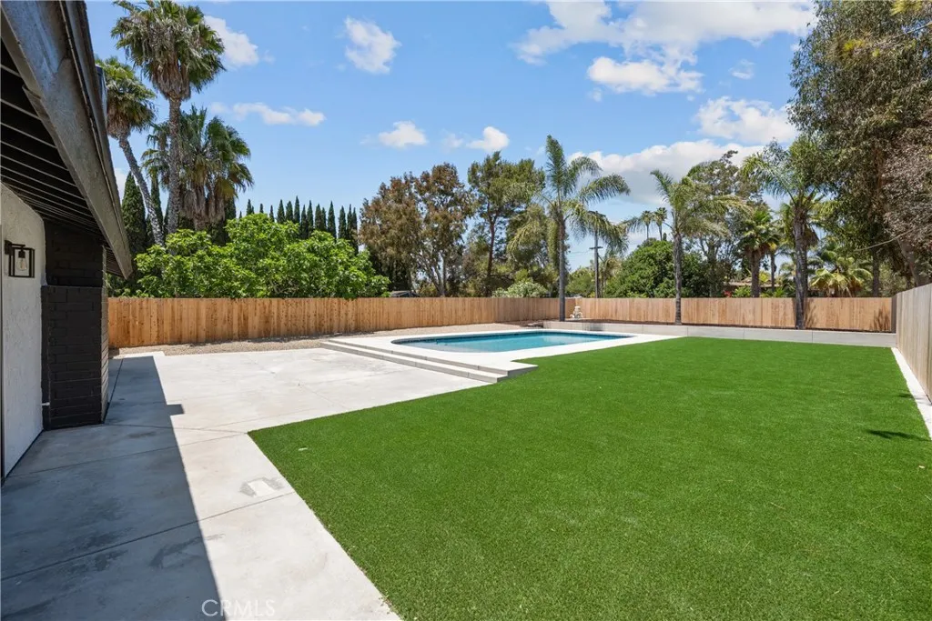 https://cdn.realtyfeed.com/cdn/127/306466541/6b8bbef8cc67537e0745a348f0925dc1.webp