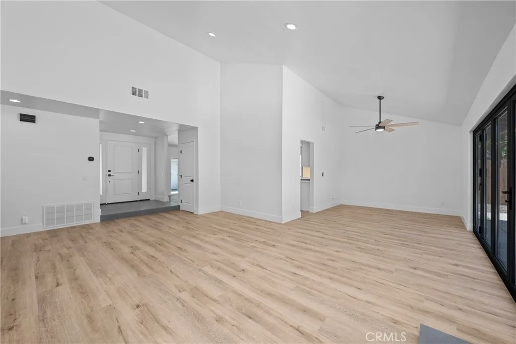 https://cdn.realtyfeed.com/cdn/127/306466541/cb1a606db8f496b2f0ad04c1fc19188c.webp