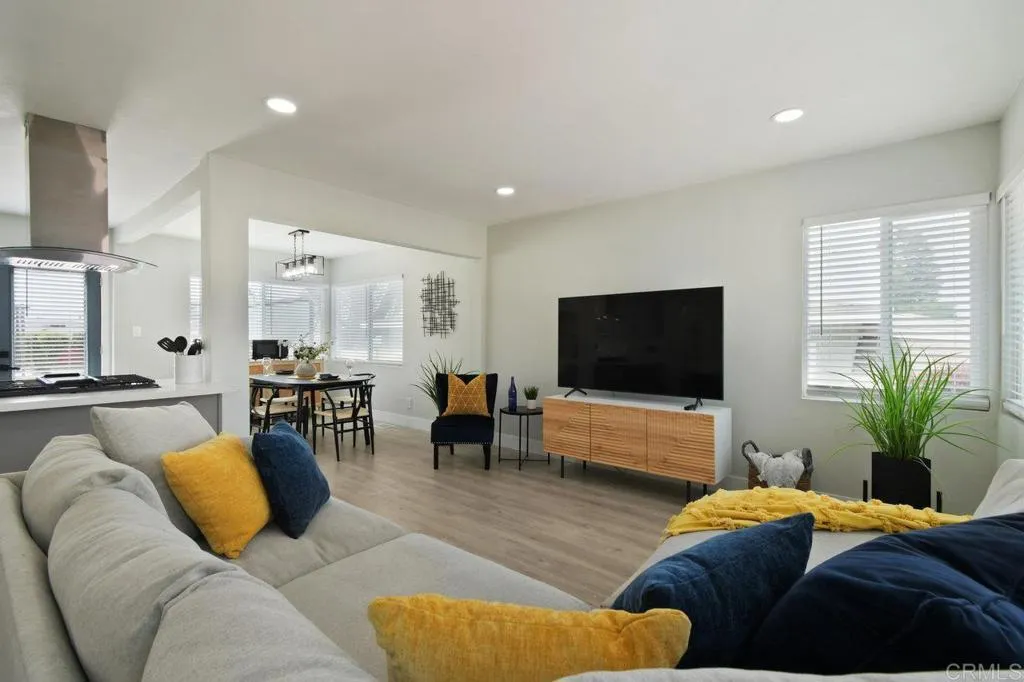 https://cdn.realtyfeed.com/cdn/127/306466547/0da633897a9429f657471a6e0f0f0097.webp