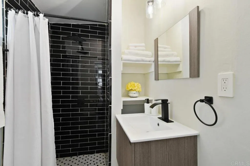 https://cdn.realtyfeed.com/cdn/127/306466547/89042ecf4657dc576d34523059b11624.webp