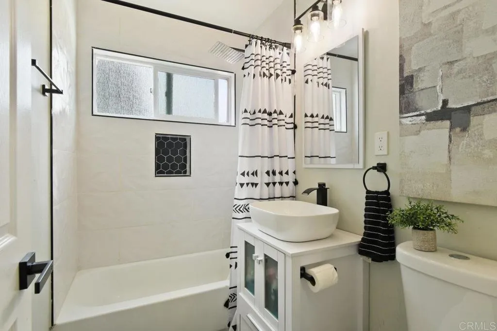 https://cdn.realtyfeed.com/cdn/127/306466547/ebb56550ce2707344c335240c71c7c95.webp