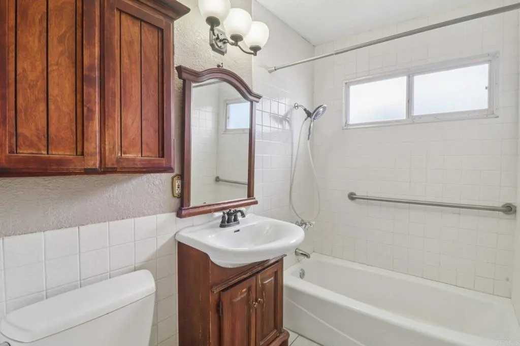https://cdn.realtyfeed.com/cdn/127/306466554/3428e28f02c26a25235f58877901dddc.webp