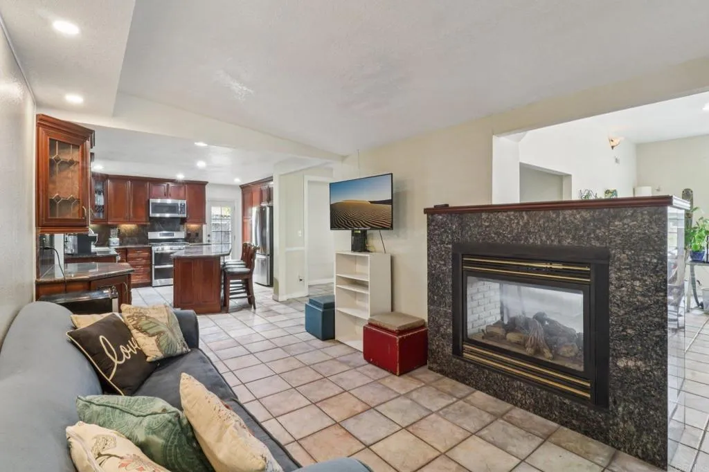 https://cdn.realtyfeed.com/cdn/127/306466554/7c206174bf0cffad6351e1bc8b10cc55.webp