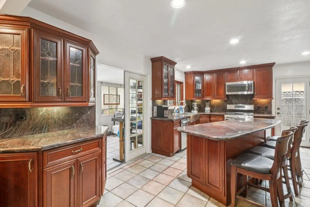 https://cdn.realtyfeed.com/cdn/127/306466554/8e7bd366e60eab21244b4e2d9528ee70.webp