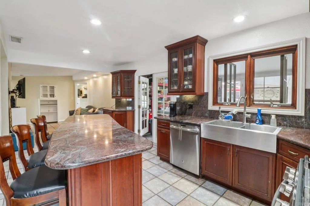 https://cdn.realtyfeed.com/cdn/127/306466554/a436ef420b3af25795b6ba24a57cc43d.webp