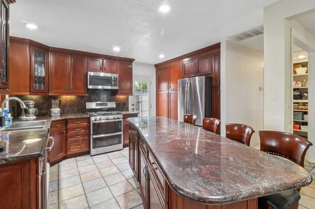 https://cdn.realtyfeed.com/cdn/127/306466554/e5988b97d877f54fa2ed09d36e665209.webp