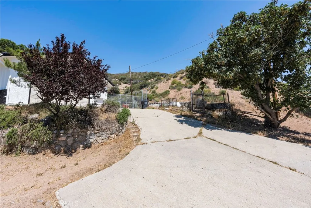 26865 Pine Canyon Road, Lake Hughes, CA 93532 - Photo 5 of 74, Lake Hughes, CA