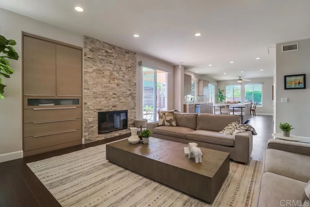 https://cdn.realtyfeed.com/cdn/127/306466626/1f6ca2640166ac77cfa9cbe7050802c1.webp