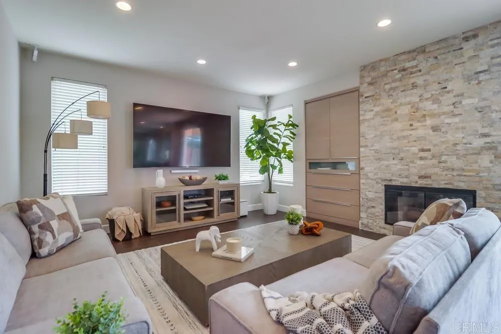 https://cdn.realtyfeed.com/cdn/127/306466626/3d5a3a0e74bcbc1ab9d2dc6c2756dcb7.webp