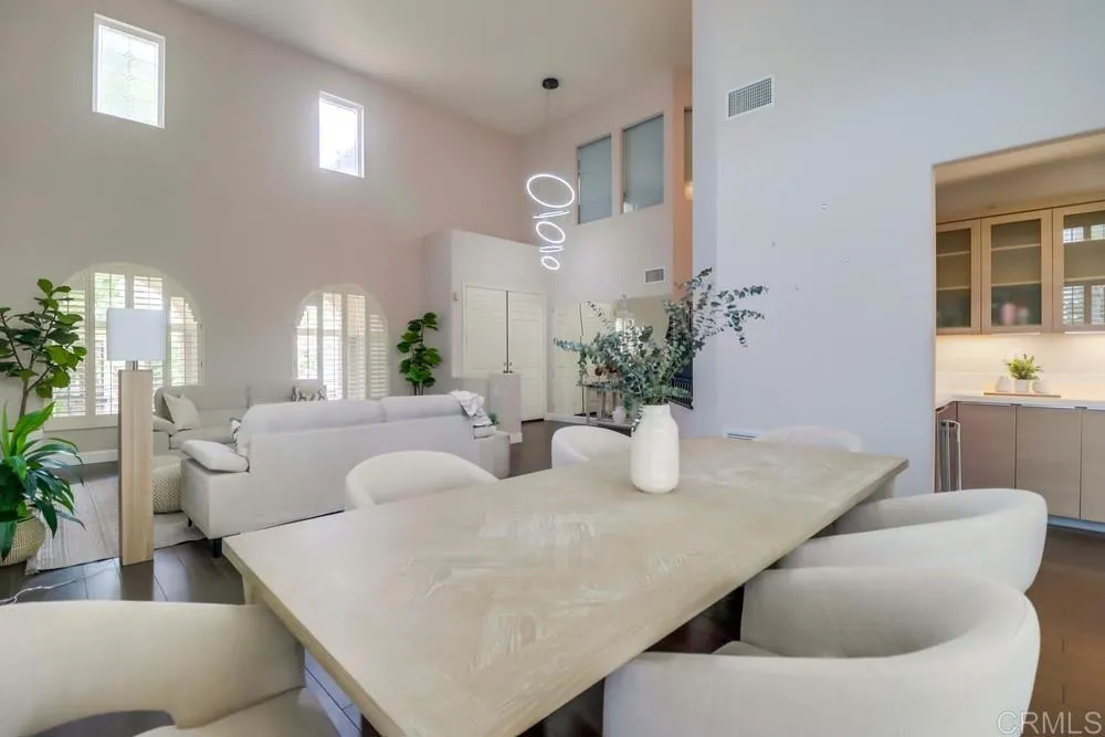 https://cdn.realtyfeed.com/cdn/127/306466626/ebb945f991d3c00fcde7a366675f9c7f.webp