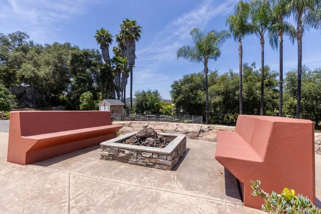 https://cdn.realtyfeed.com/cdn/127/306466881/88eaab0040ffc0cae3e6e9d77f27126e.webp