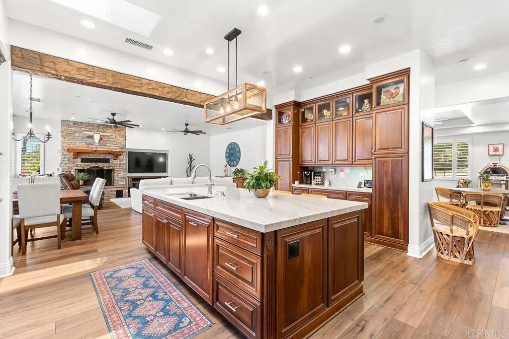 https://cdn.realtyfeed.com/cdn/127/306466881/e861d4d3daa39b5c8b65210cc060f067.webp
