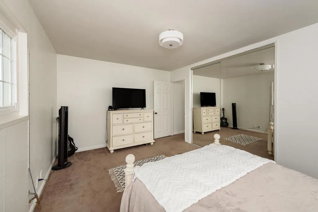 https://cdn.realtyfeed.com/cdn/127/306466896/bd6710b6ab8558e7ab97f3d67775537a.webp
