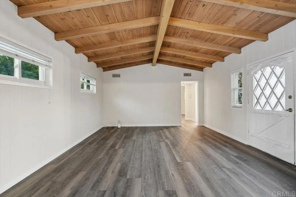 https://cdn.realtyfeed.com/cdn/127/306466910/12c114571c87b56beb9d314f6cceaf10.webp