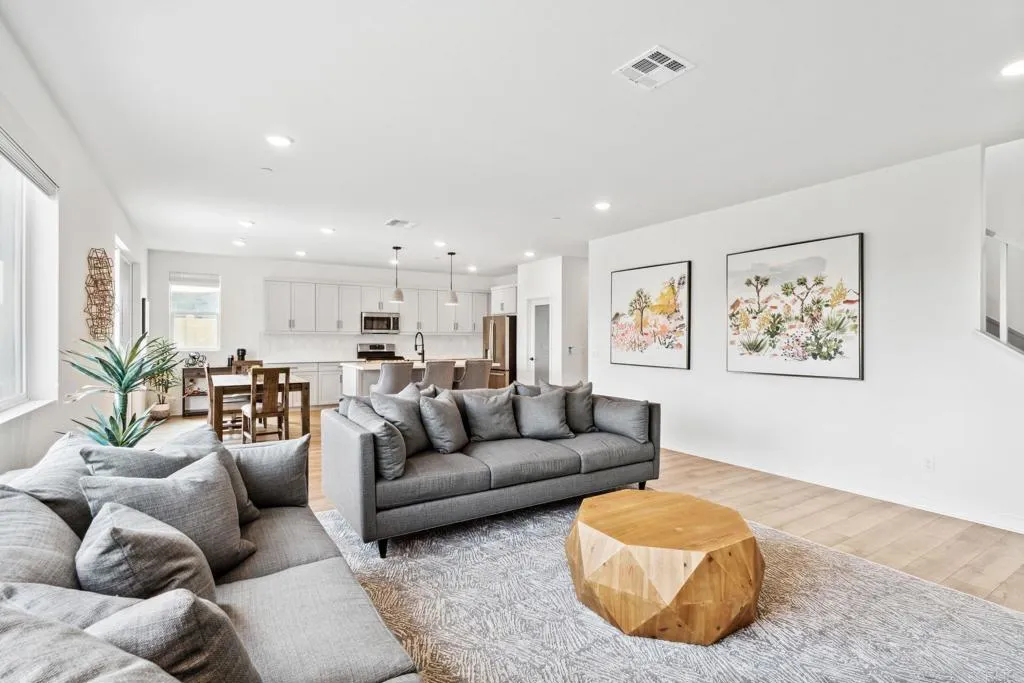 https://cdn.realtyfeed.com/cdn/127/306466966/b0a92e7bc4e005651e2762c13212da54.webp