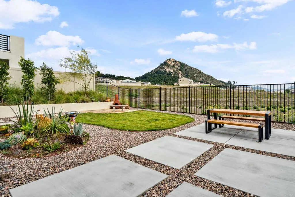 https://cdn.realtyfeed.com/cdn/127/306466966/bda31049edd55e0ae4450d452fdcc577.webp
