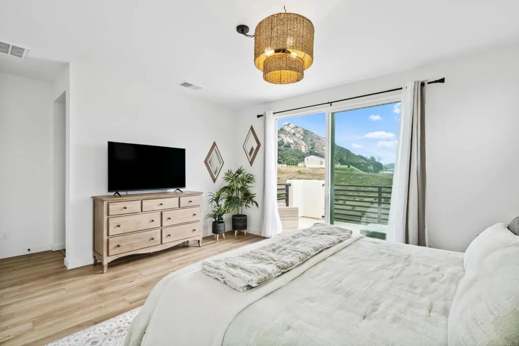 https://cdn.realtyfeed.com/cdn/127/306466966/beab619a79cebec733f187cc3afdd60e.webp