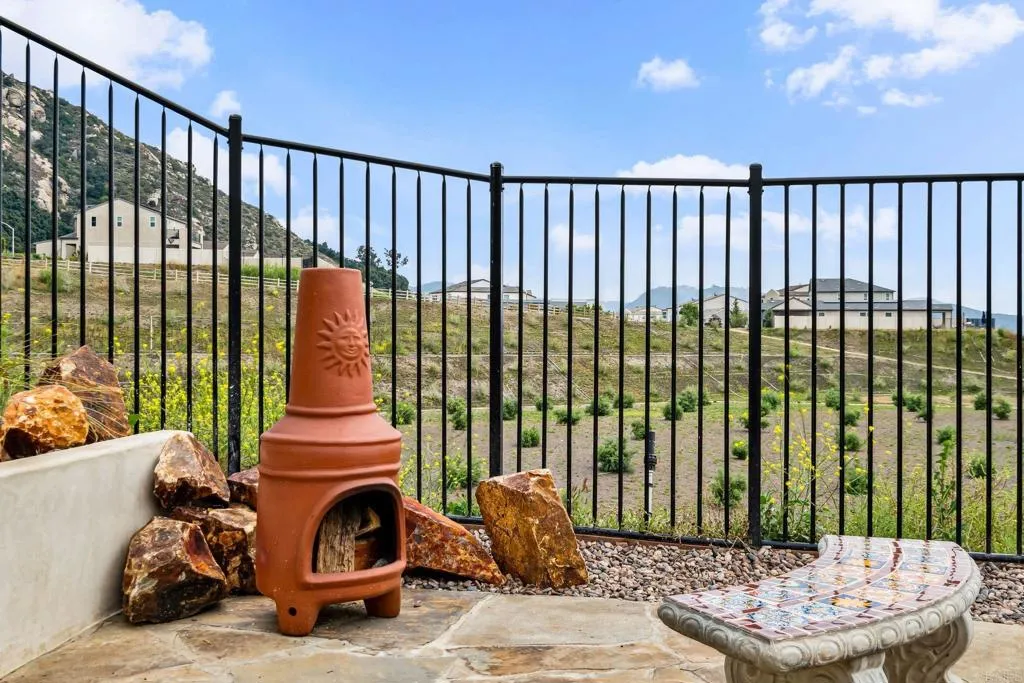 https://cdn.realtyfeed.com/cdn/127/306466966/cc1bd452e21213343be7da6ff34d3949.webp