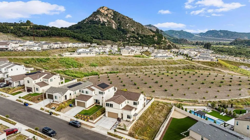 https://cdn.realtyfeed.com/cdn/127/306466966/e8dedd81292d8c691d38dc018ff3be5e.webp