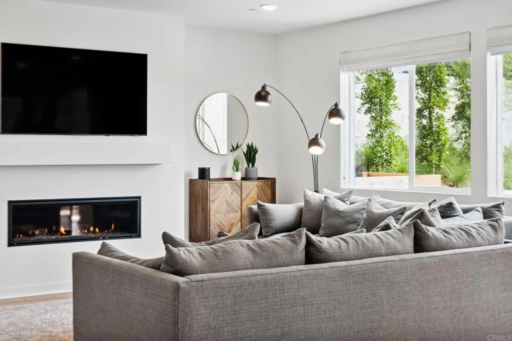 https://cdn.realtyfeed.com/cdn/127/306466966/f5e22d643e7f73d3ba3bf713e04e032d.webp