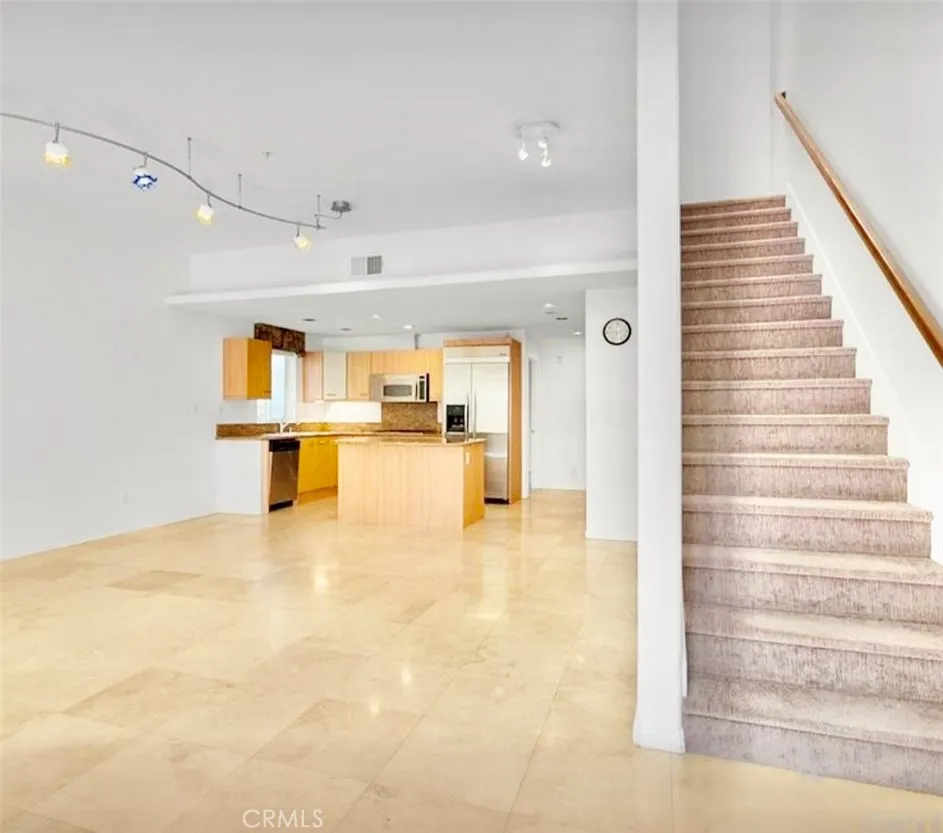 https://cdn.realtyfeed.com/cdn/127/306467062/75d23b3cf3cdd9cc87f7f2039f926088.webp