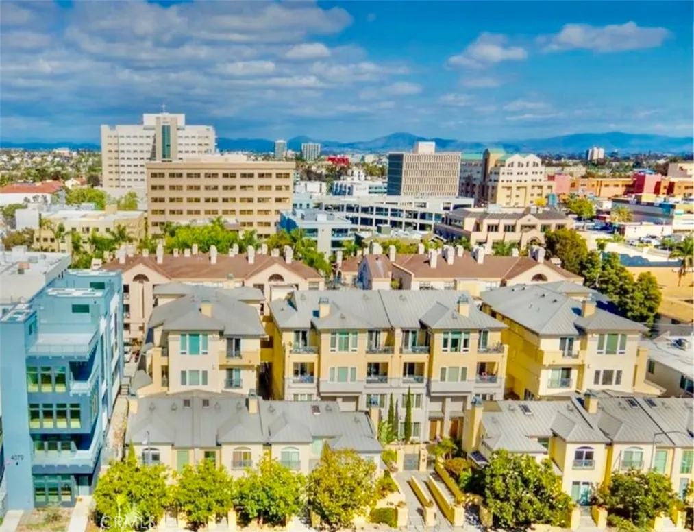 https://cdn.realtyfeed.com/cdn/127/306467062/afbb199ae3d8c4816d5ea9062db700dc.webp