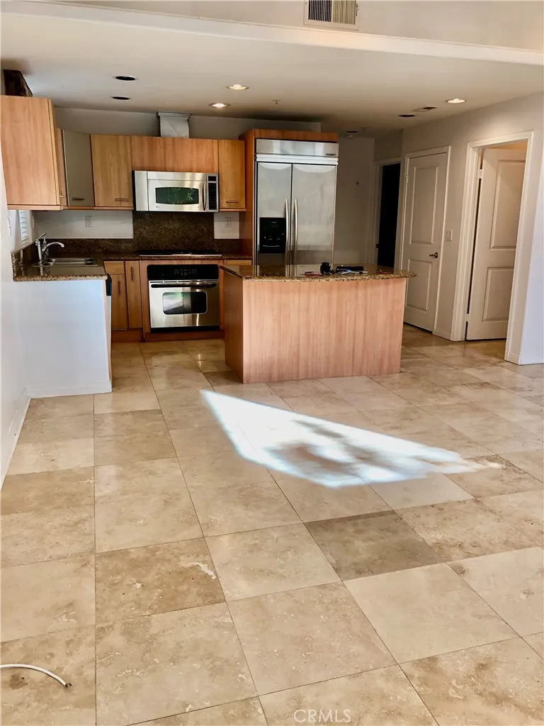 https://cdn.realtyfeed.com/cdn/127/306467062/ea1b8abbc783fb8a31323df5886c77c8.webp