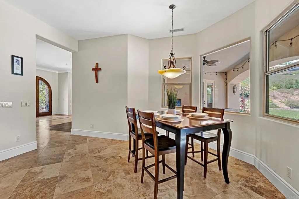 https://cdn.realtyfeed.com/cdn/127/306467106/5f23eb0ac13d9c5d5e2f011a4c38a82f.webp