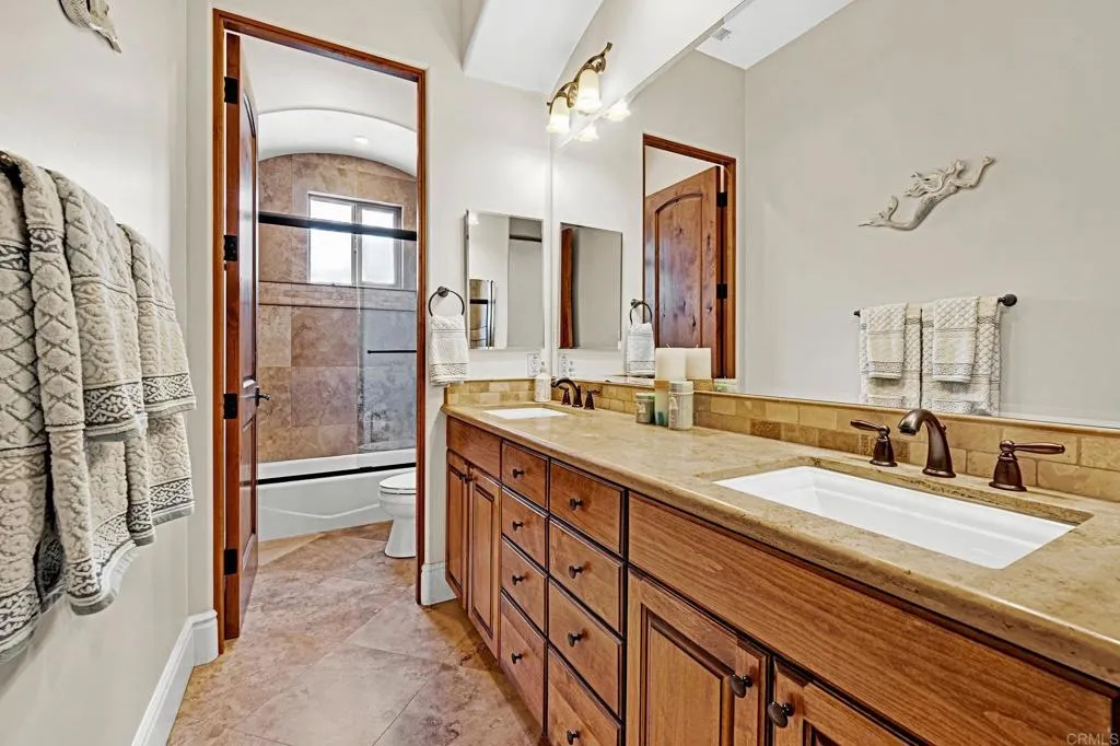 https://cdn.realtyfeed.com/cdn/127/306467106/877f25bc64fc30d3b111de1904c7749f.webp