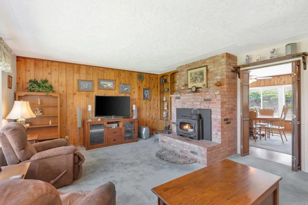 https://cdn.realtyfeed.com/cdn/127/306467112/02bea15085e30035b9ef246b7e8b03f4.webp