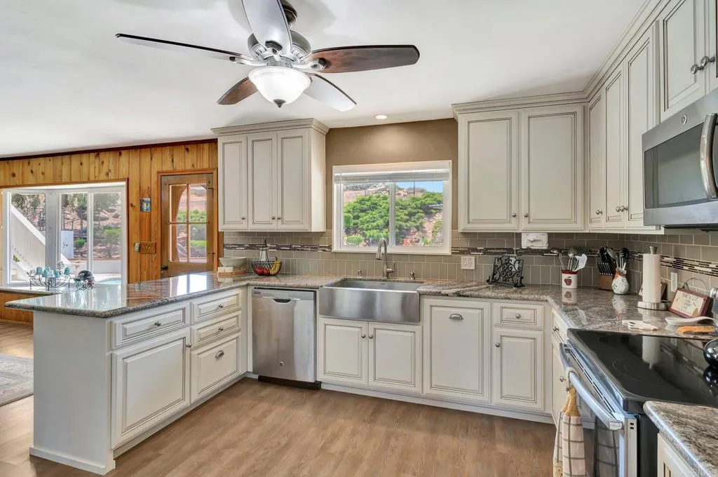 https://cdn.realtyfeed.com/cdn/127/306467112/51ae8efe7c3fd2660a20d6ca37a42fb0.webp