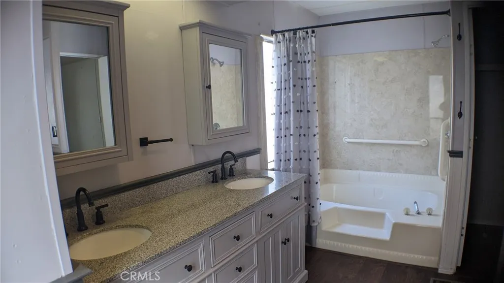 https://cdn.realtyfeed.com/cdn/127/306467128/3f5615457a34a1d4edea12339ebcd629.webp