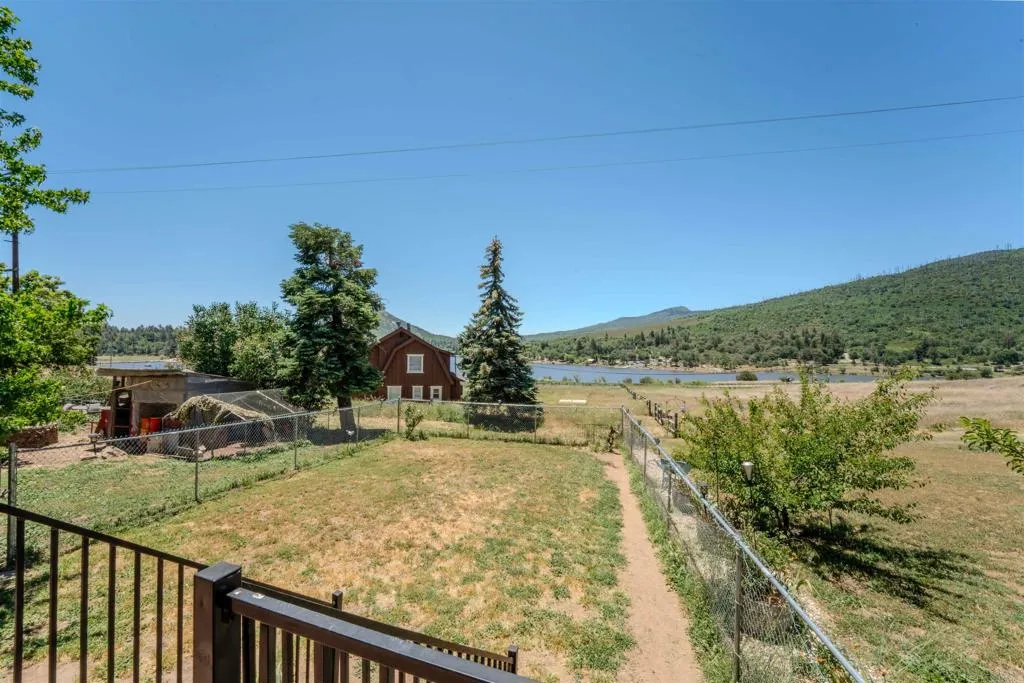 https://cdn.realtyfeed.com/cdn/127/306467281/3789433a88ce3e5192ebda37ab68f085.webp