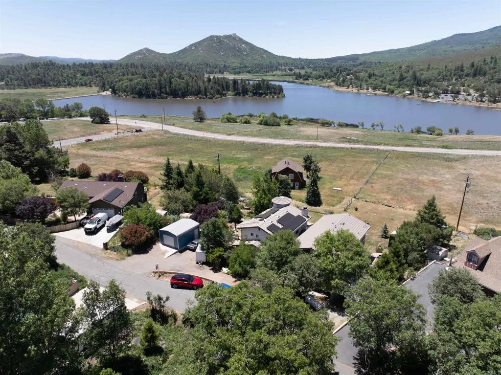 https://cdn.realtyfeed.com/cdn/127/306467281/3c2f39ac7ab5bcf02bd8db4510d835f5.webp