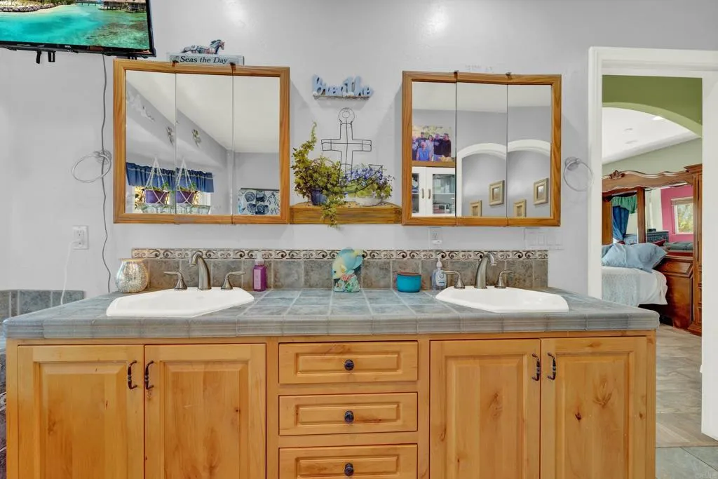 https://cdn.realtyfeed.com/cdn/127/306467281/63cd70f96c86c801857b23cf12554251.webp