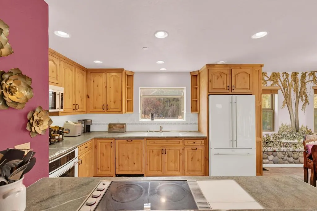 https://cdn.realtyfeed.com/cdn/127/306467281/945ea6e4a4d4c6180562b684de326870.webp