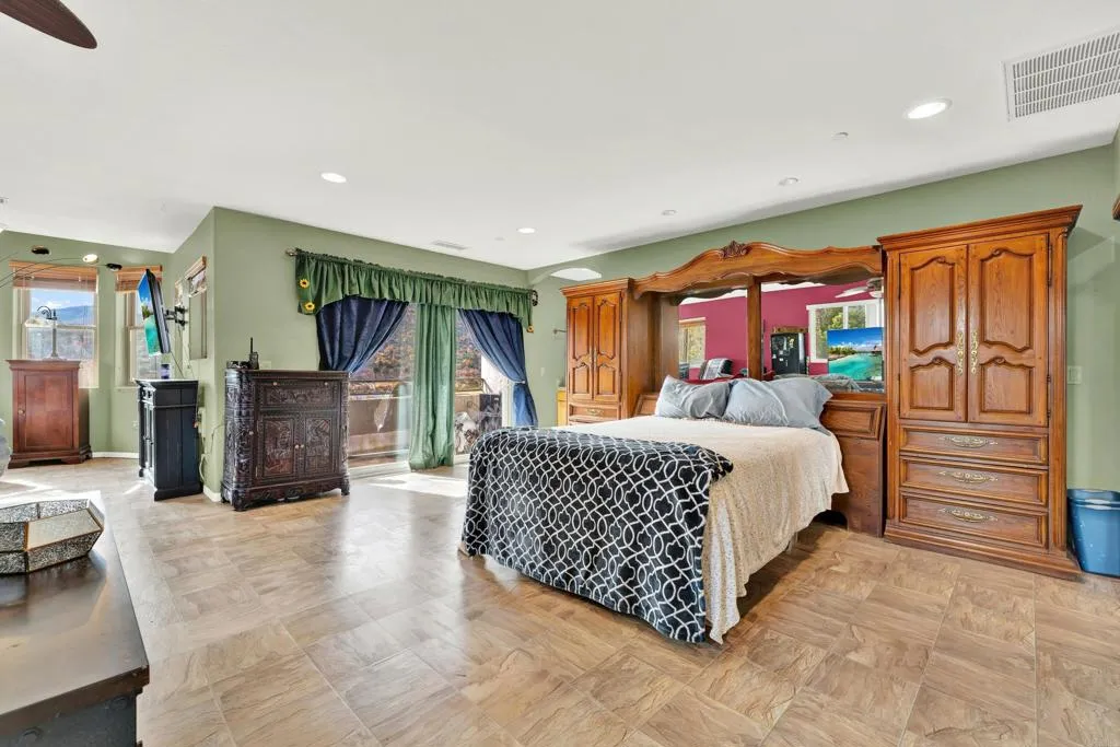 https://cdn.realtyfeed.com/cdn/127/306467281/9bfce10d2502425c165c582786c3b6ad.webp