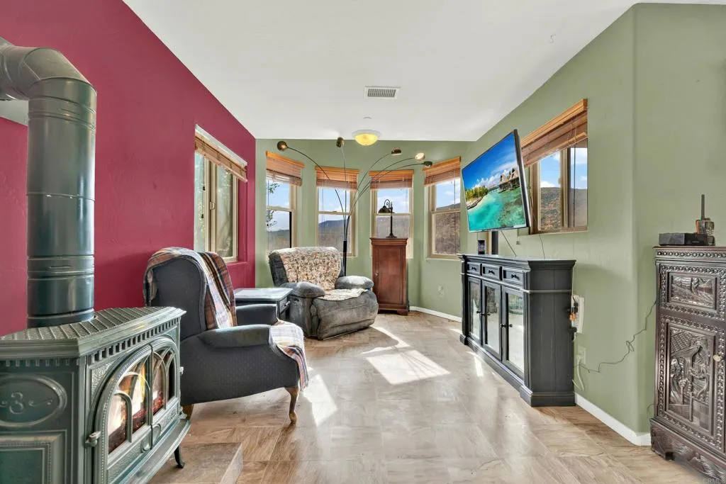 https://cdn.realtyfeed.com/cdn/127/306467281/a114aa1fb52ca5ac1e8ee5c297396f42.webp