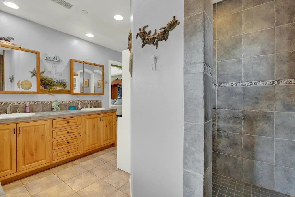 https://cdn.realtyfeed.com/cdn/127/306467281/bd438abd9b22524117dc057eb45a8ca1.webp