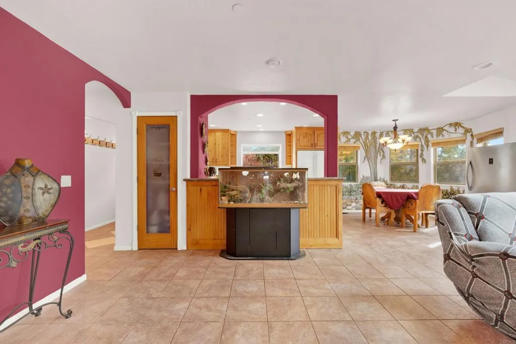 https://cdn.realtyfeed.com/cdn/127/306467281/d3ce11c4a6fd417cc458913a42b2cb9f.webp