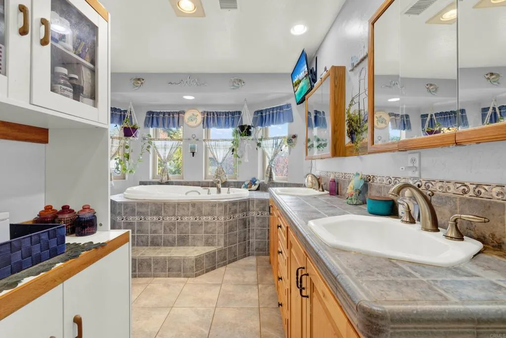 https://cdn.realtyfeed.com/cdn/127/306467281/d8050d6bbac8f6d379bdef256407667c.webp