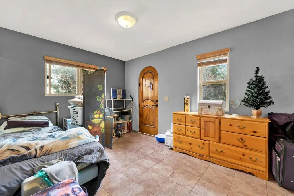 https://cdn.realtyfeed.com/cdn/127/306467281/db8a9dd13dfdfff0e450d010890ef77d.webp