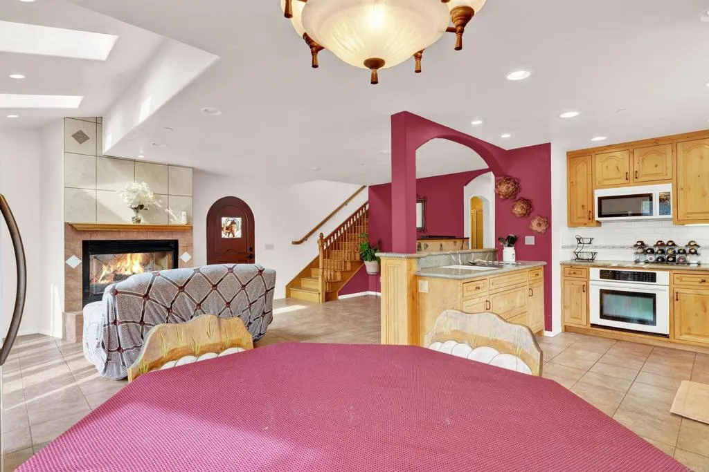 https://cdn.realtyfeed.com/cdn/127/306467281/f5e9b3c253e6f54f200c01679e943038.webp