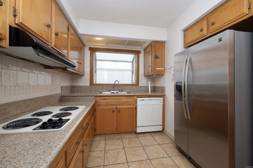 Photo #18: NDP2505863 Listing: Photo #18