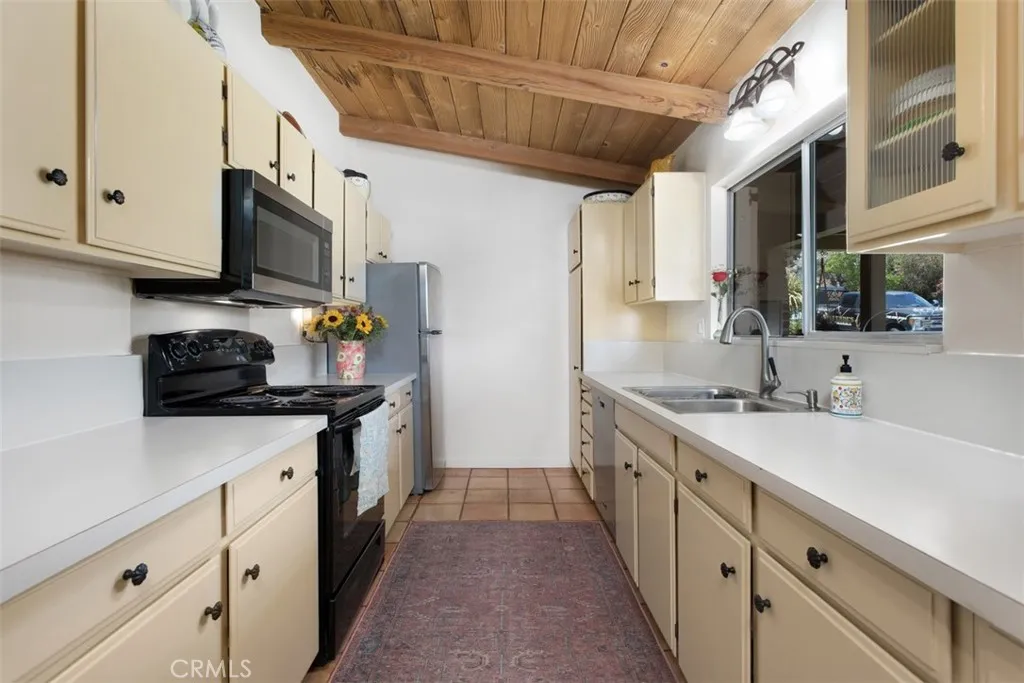 https://cdn.realtyfeed.com/cdn/127/306467555/cb894e8f0dd6cf3f0b6b1892ef6d9f23.webp