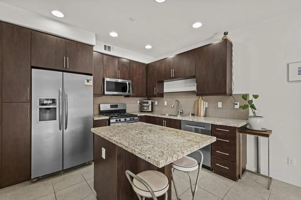 Photo #4: PTP2504478 Listing 