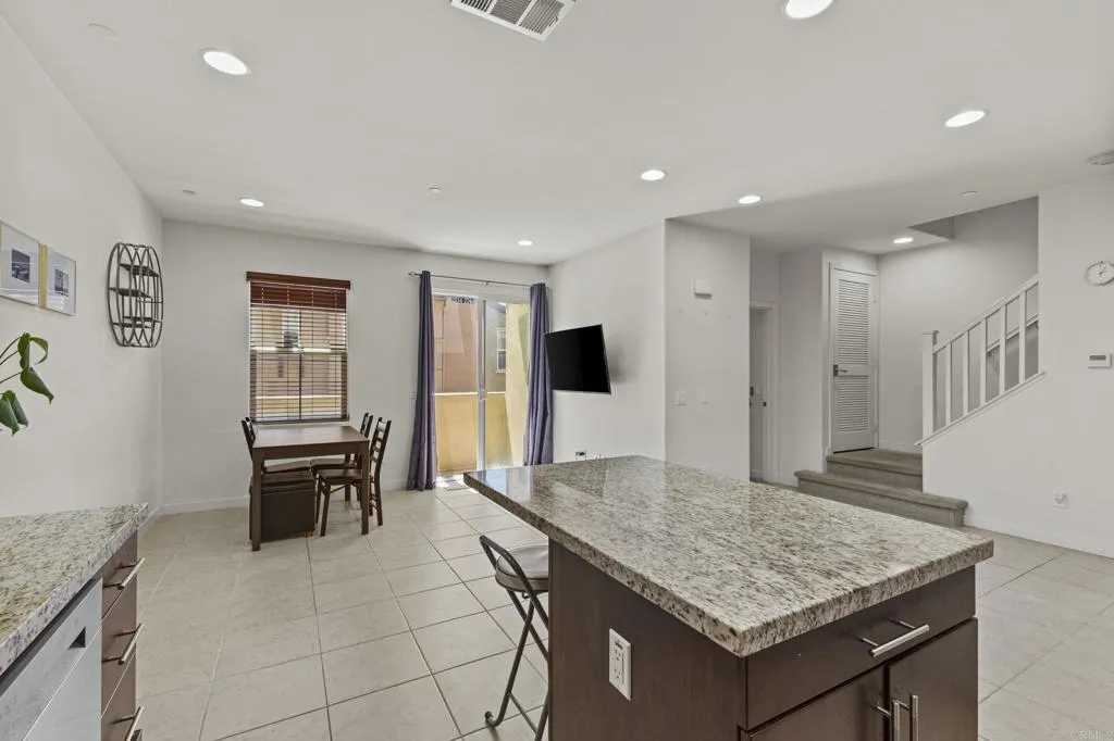 Photo #5: PTP2504478 Listing 
